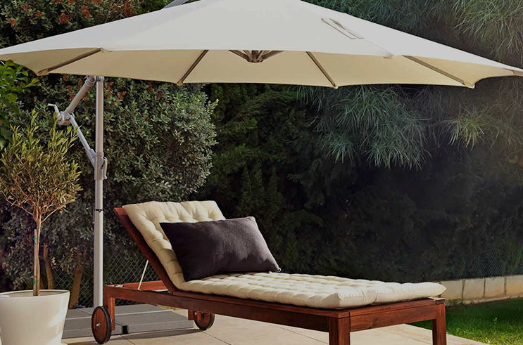 Jak materiał parasoli patio wpływa na trwałość i ochronę przeciwsłoneczną?